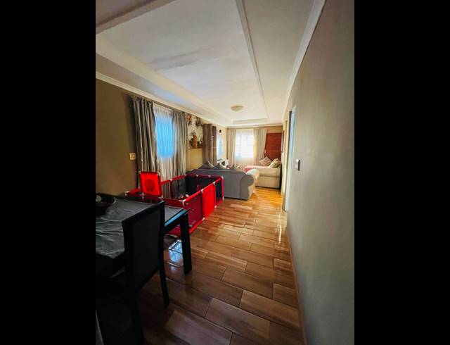 2 BEDROOM HOUSE FOR SALE IN KWAZAKHELE